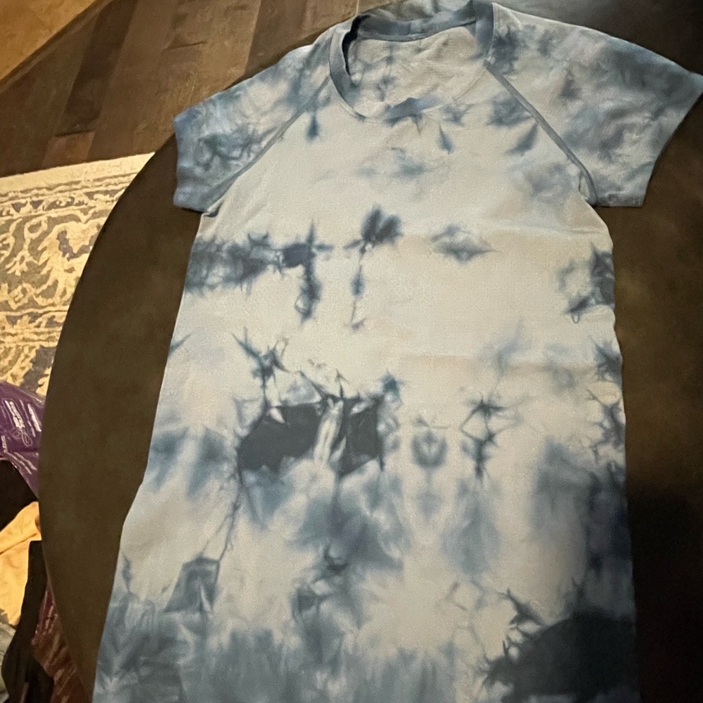 Lululemon Swiftly Tech  Blue Tie-Dye Shirt